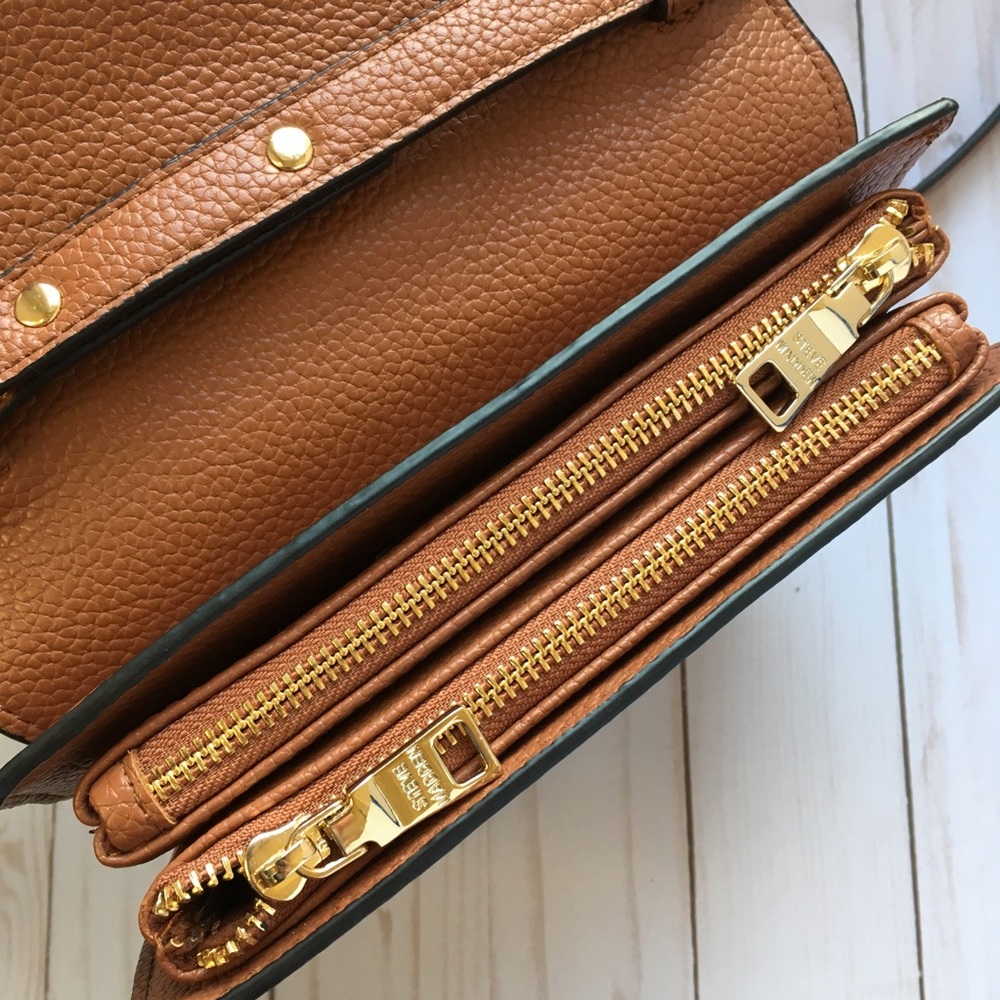 Steve Madden Half Moon Front Flap Crossbody - Picture 6 of 7